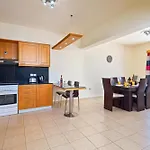 Villa Victoria